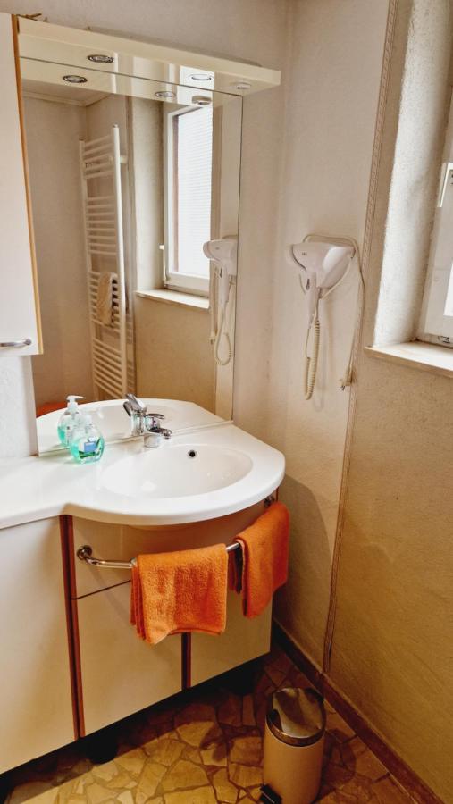 Gasthof Dorfschenke Stall Luaran gambar