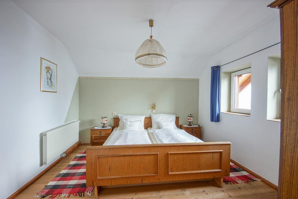 Gasthof Dorfschenke Stall Luaran gambar